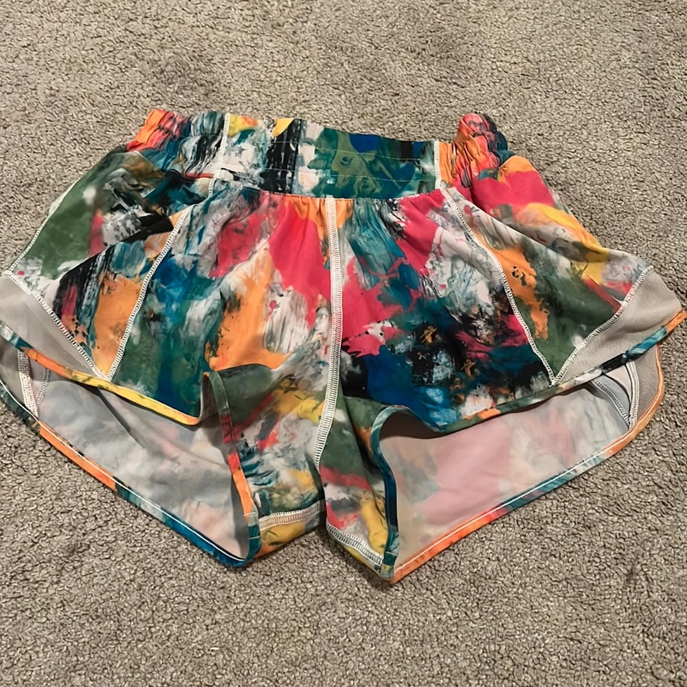 size 2 2.5” watercolor/paint splatter color lululemon hotty hot shorts